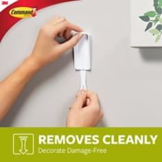 Command™ Large Canvas Picture Hanger