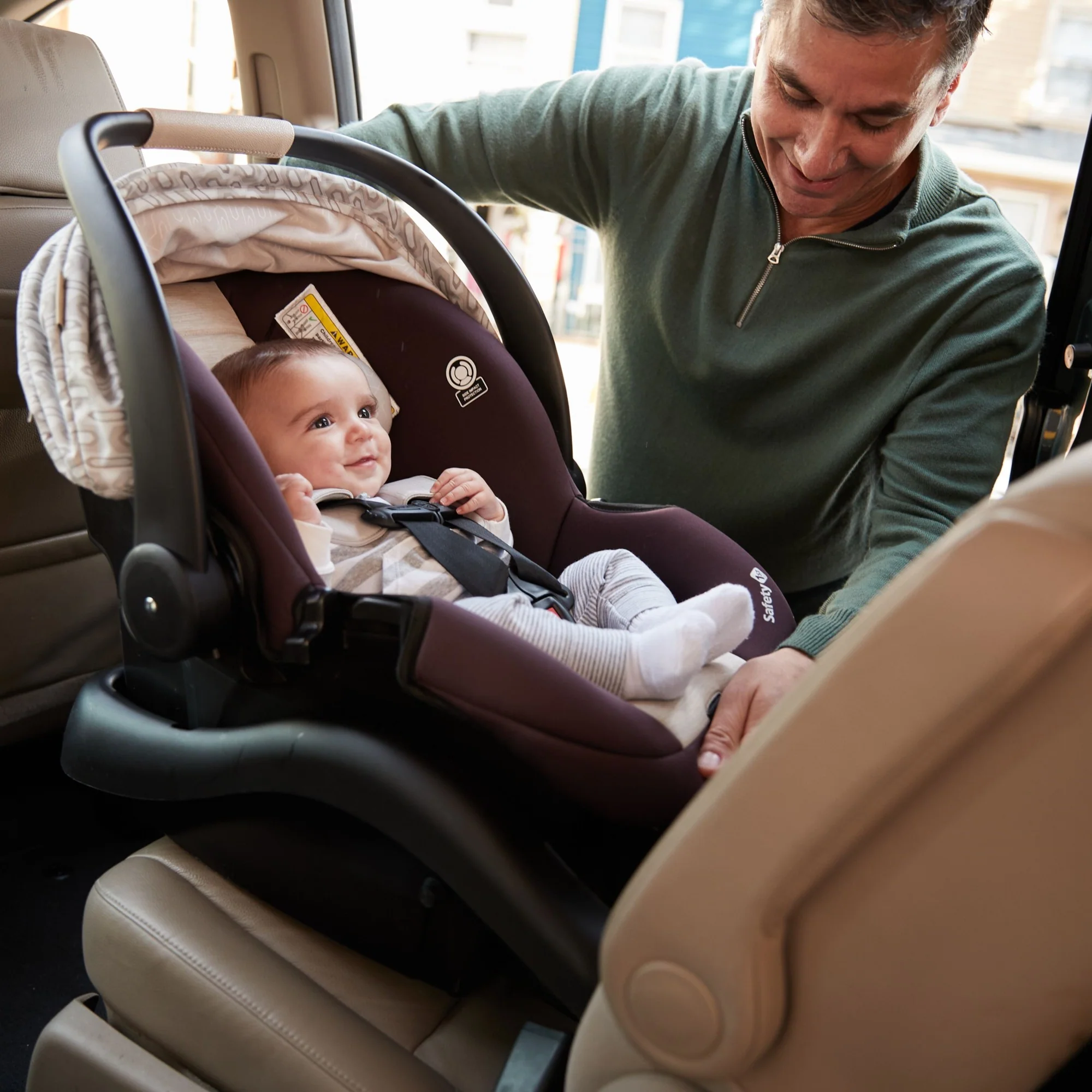 Deluxe Grow and Go™ Flex 8-in-1 Travel System - Image 12