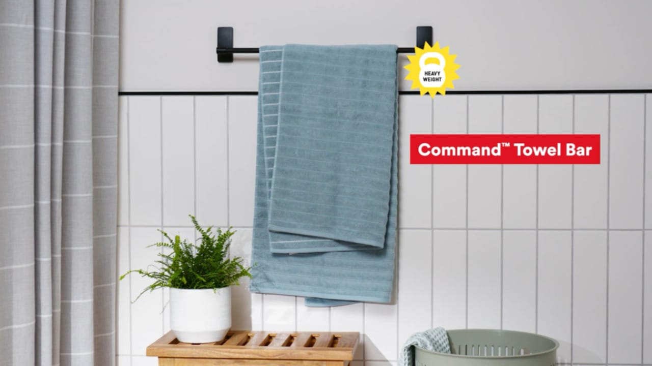 Command™ Bath Medium Matte Black Hook - Image 4